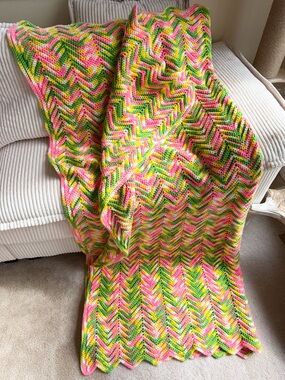 Handmade Chevron Crochet Throw in Pink, Green & Yellow Looks Brand New 💝